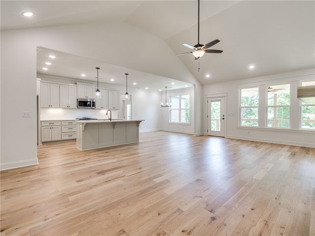 10 Errol Lane, Bella Vista, AR 72715