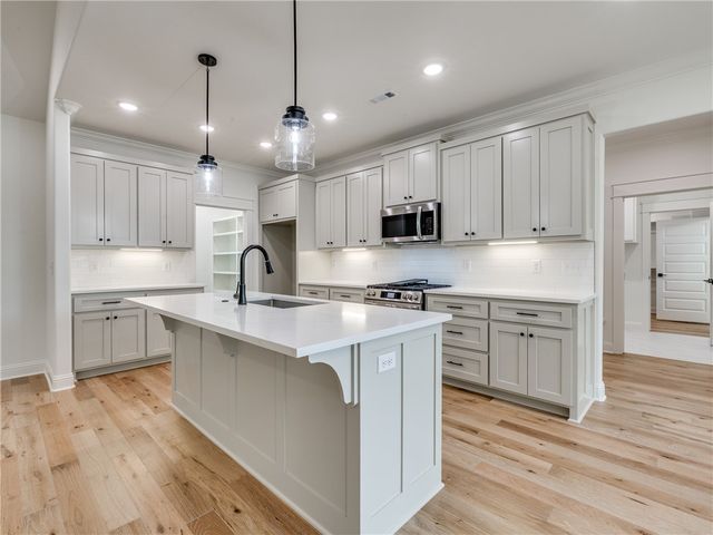 10 Errol Lane, Bella Vista, AR 72715