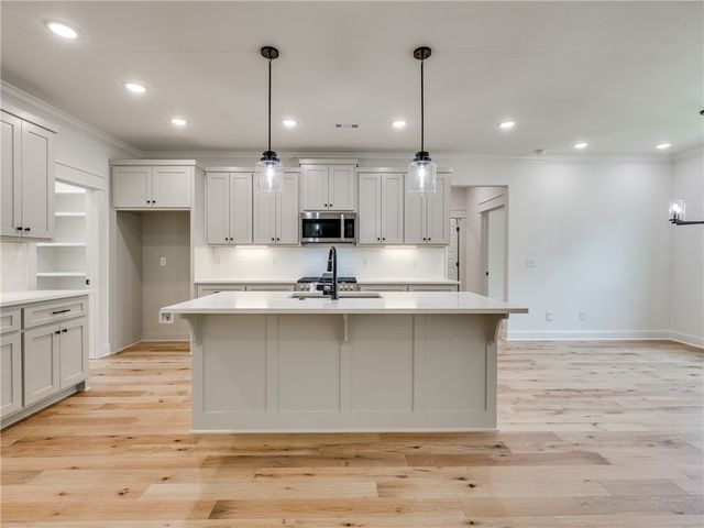 10 Errol Lane, Bella Vista, AR 72715