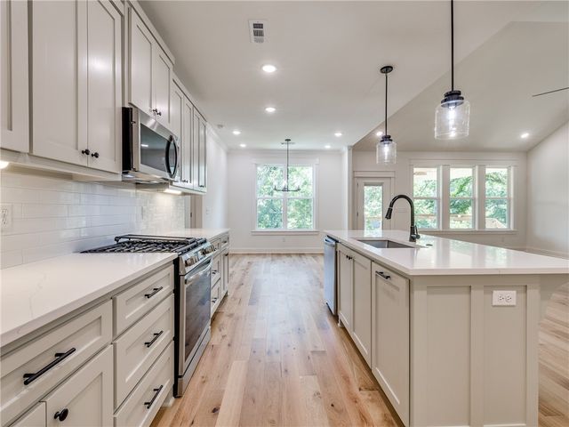 10 Errol Lane, Bella Vista, AR 72715