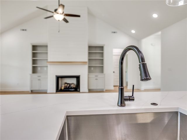 10 Errol Lane, Bella Vista, AR 72715