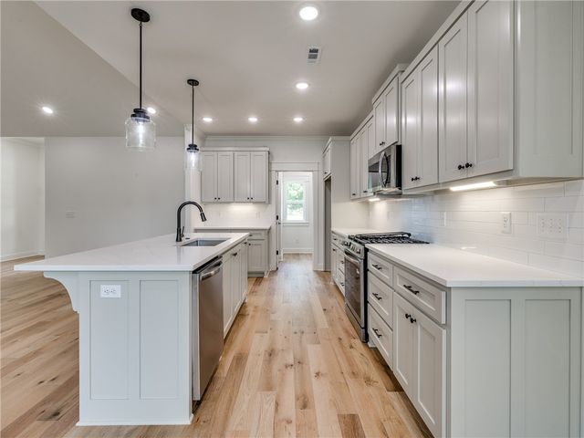 10 Errol Lane, Bella Vista, AR 72715
