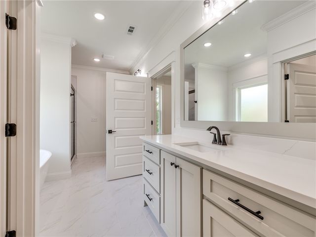 10 Errol Lane, Bella Vista, AR 72715