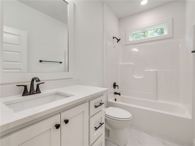 10 Errol Lane, Bella Vista, AR 72715