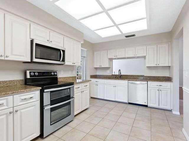 4372 TRAILS DRIVE 15-1, Sarasota, FL 34232