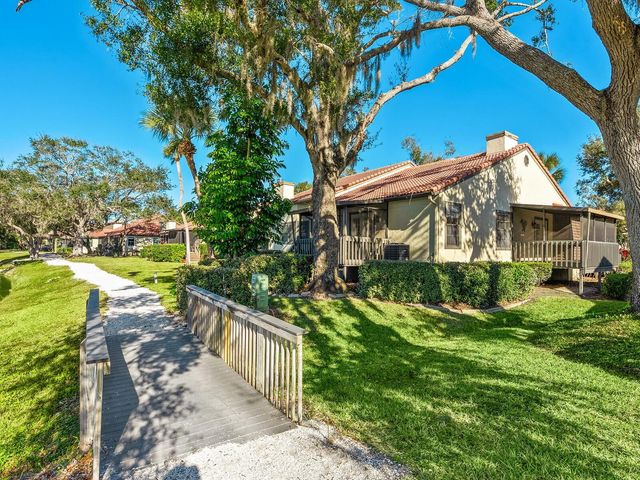 4372 TRAILS DRIVE 15-1, Sarasota, FL 34232