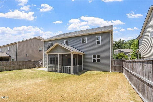 2104 Temple Hills Way, Fuquay Varina, NC 27526