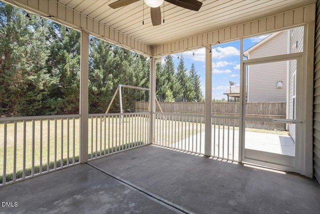 2104 Temple Hills Way, Fuquay Varina, NC 27526