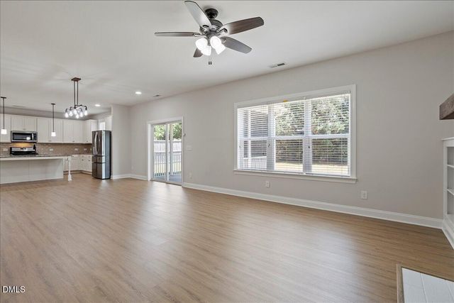 2104 Temple Hills Way, Fuquay Varina, NC 27526