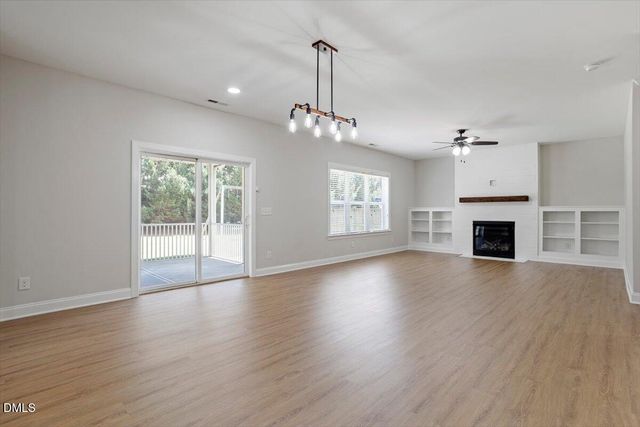 2104 Temple Hills Way, Fuquay Varina, NC 27526