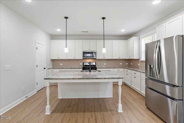 2104 Temple Hills Way, Fuquay Varina, NC 27526