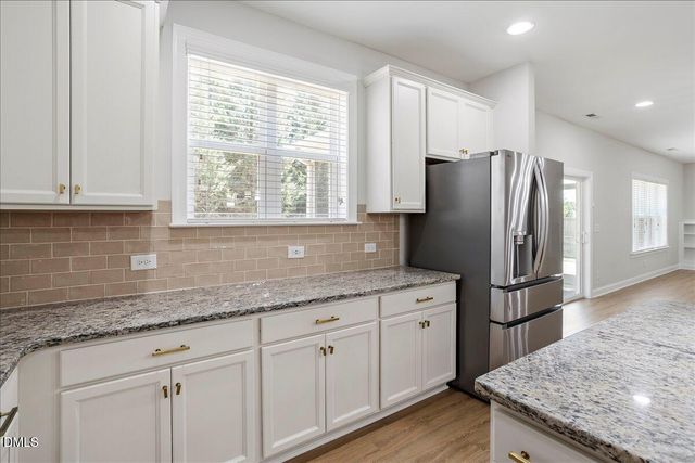 2104 Temple Hills Way, Fuquay Varina, NC 27526