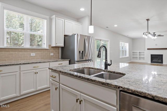 2104 Temple Hills Way, Fuquay Varina, NC 27526