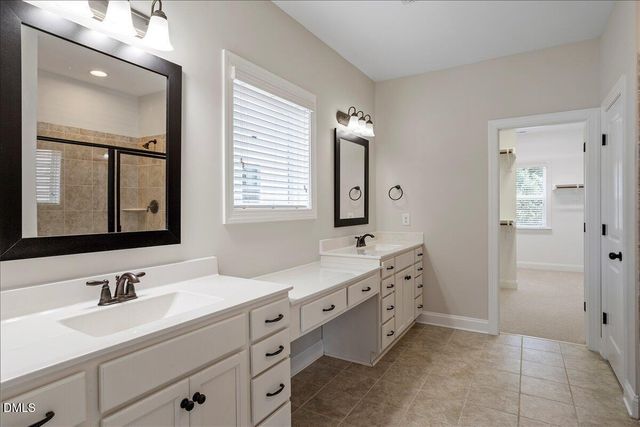 2104 Temple Hills Way, Fuquay Varina, NC 27526