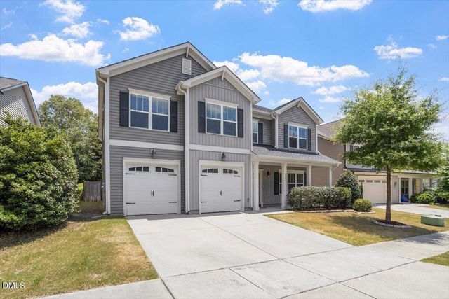 2104 Temple Hills Way, Fuquay Varina, NC 27526