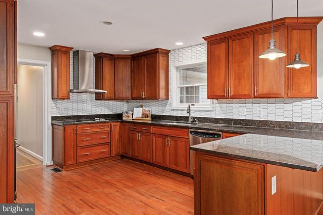 10 LAWRENCE, Fredericksburg, VA 22405