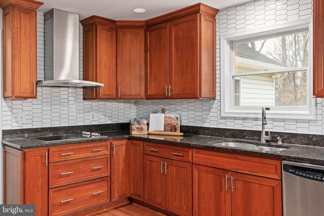 10 LAWRENCE, Fredericksburg, VA 22405