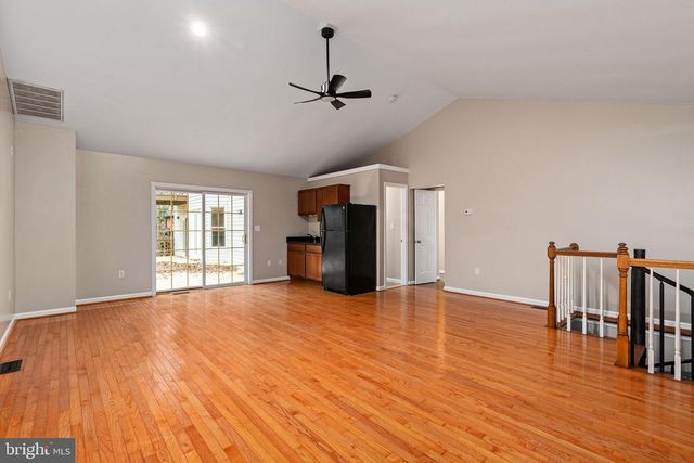 10 LAWRENCE, Fredericksburg, VA 22405