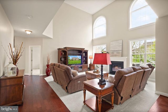 14 BRAEBURN CT, Round Hill, VA 20141