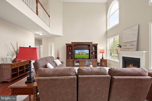 14 BRAEBURN CT, Round Hill, VA 20141