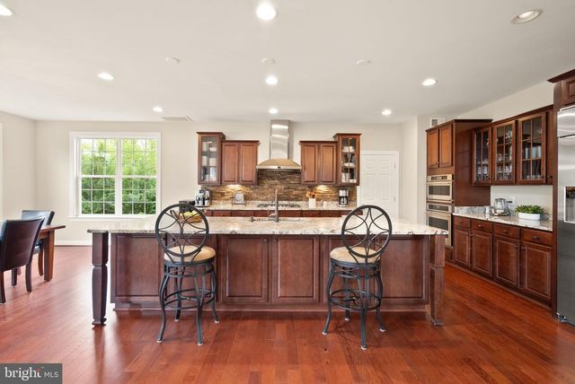 14 BRAEBURN CT, Round Hill, VA 20141