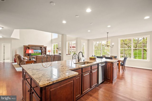 14 BRAEBURN CT, Round Hill, VA 20141