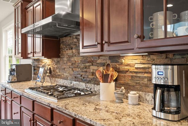 14 BRAEBURN CT, Round Hill, VA 20141