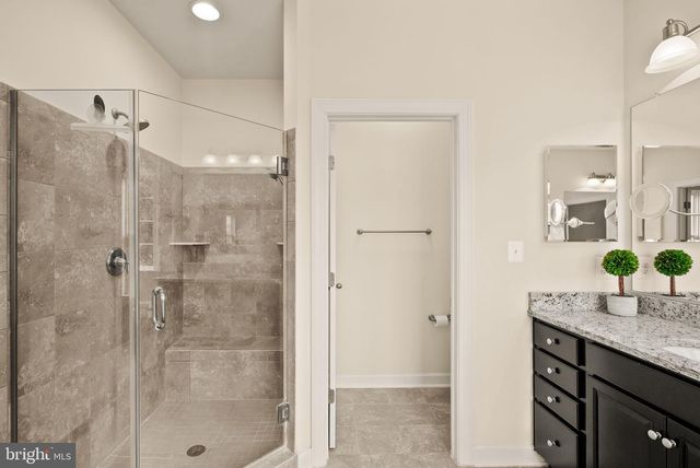 14 BRAEBURN CT, Round Hill, VA 20141