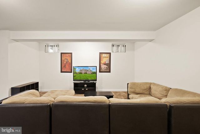 14 BRAEBURN CT, Round Hill, VA 20141