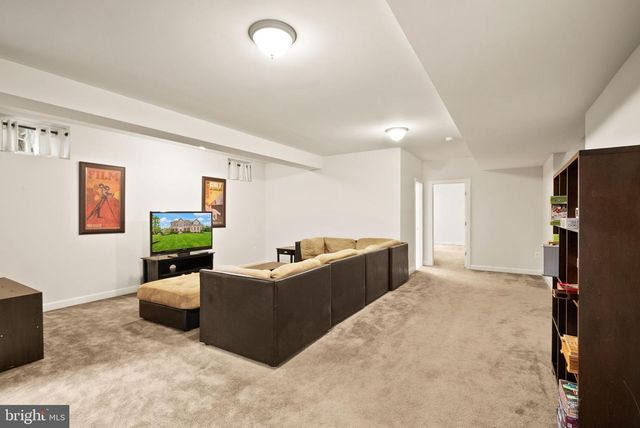 14 BRAEBURN CT, Round Hill, VA 20141