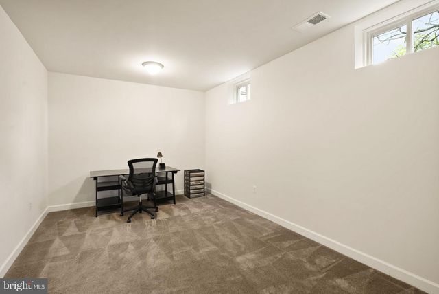 14 BRAEBURN CT, Round Hill, VA 20141
