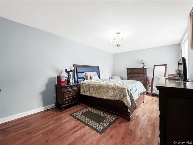 530 Dubois Avenue 2C, Valley Stream, NY 11581