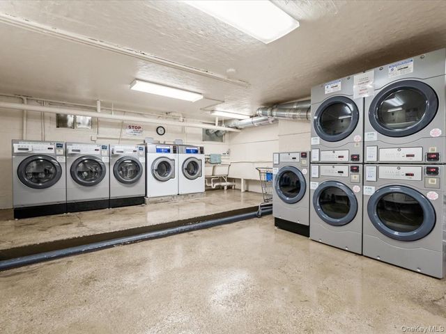 530 Dubois Avenue 2C, Valley Stream, NY 11581