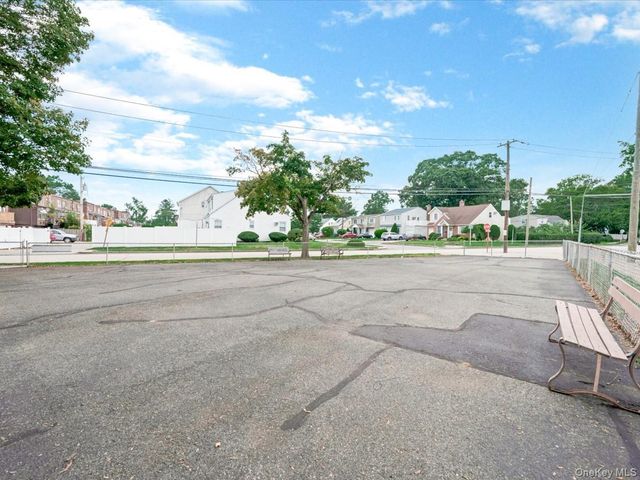 530 Dubois Avenue 2C, Valley Stream, NY 11581