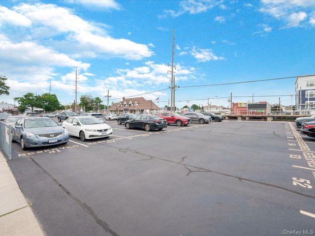 530 Dubois Avenue 2C, Valley Stream, NY 11581