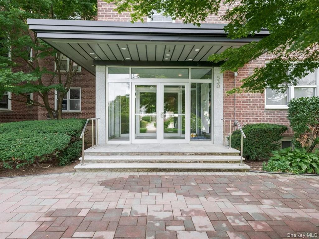 530 Dubois Avenue 2C, Valley Stream, NY 11581 — photo 2