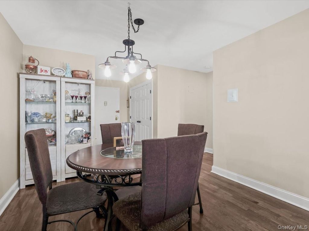530 Dubois Avenue 2C, Valley Stream, NY 11581 — photo 5