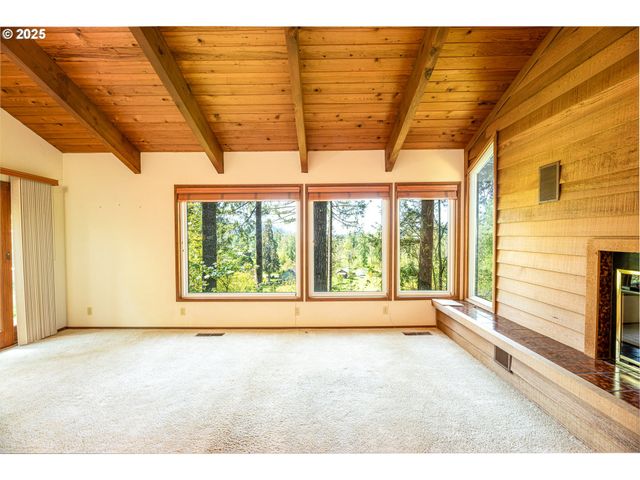 88154 TIKI Ln, Springfield, OR 97478