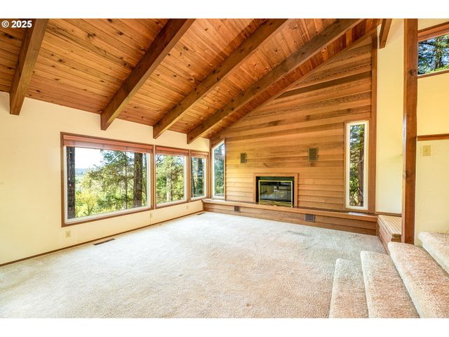 88154 TIKI Ln, Springfield, OR 97478