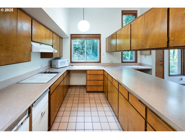 88154 TIKI Ln, Springfield, OR 97478