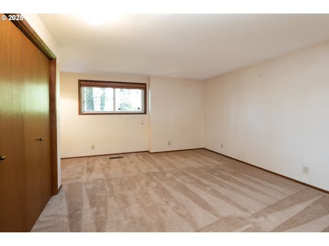 88154 TIKI Ln, Springfield, OR 97478