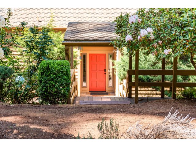 88154 TIKI Ln, Springfield, OR 97478