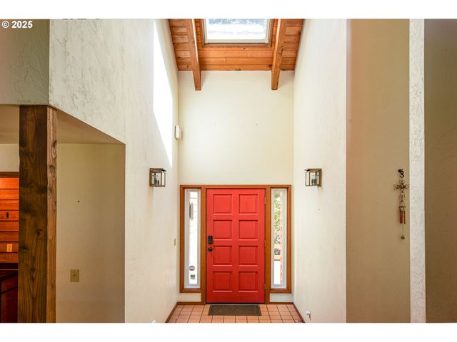 88154 TIKI Ln, Springfield, OR 97478