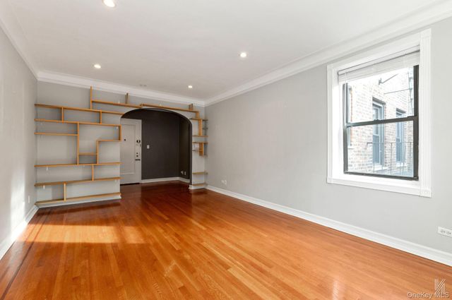 25-40 31st Avenue 6E, Astoria, NY 11106