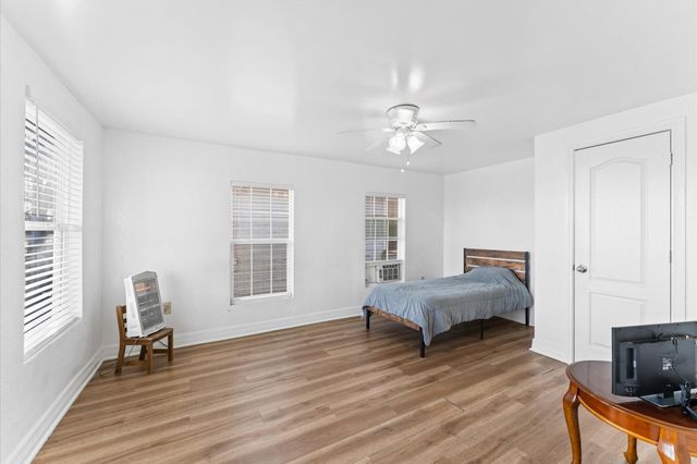1605 Walnut Avenue, Rosenberg, TX 77471
