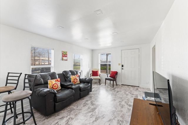 1605 Walnut Avenue, Rosenberg, TX 77471