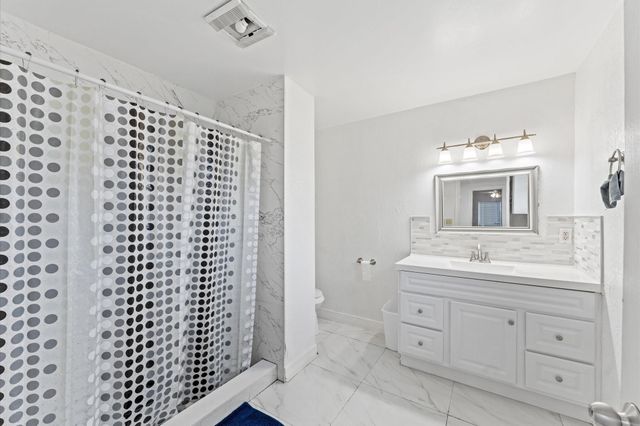 1605 Walnut Avenue, Rosenberg, TX 77471