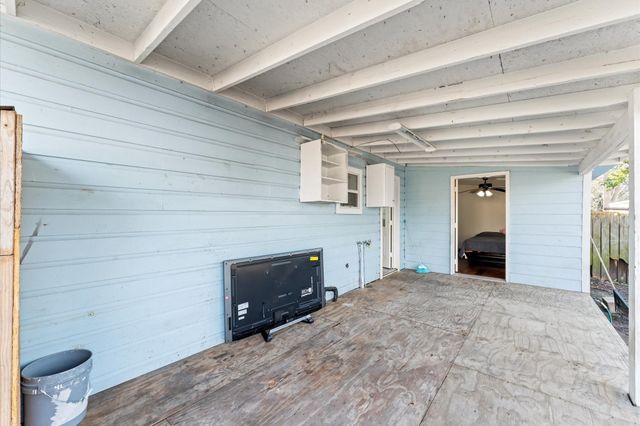 1605 Walnut Avenue, Rosenberg, TX 77471
