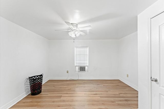 1605 Walnut Avenue, Rosenberg, TX 77471