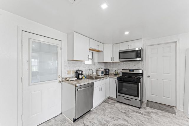 1605 Walnut Avenue, Rosenberg, TX 77471
